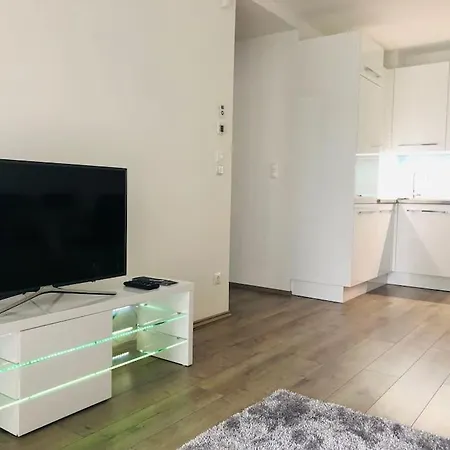 Admiral Lakeside Luxury Apartament *