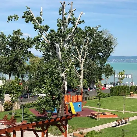 Admiral Lakeside Luxury