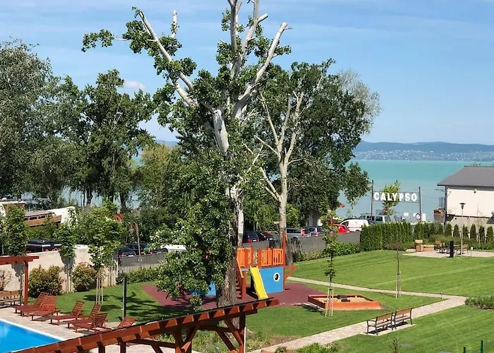 Admiral Lakeside Luxury